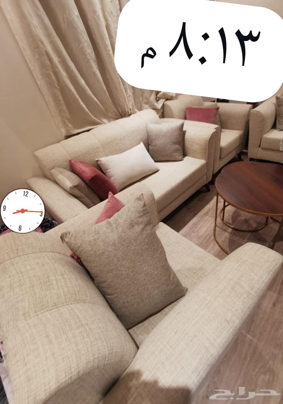 كنب للبيع نظيف مع طاولتين63673742605697110