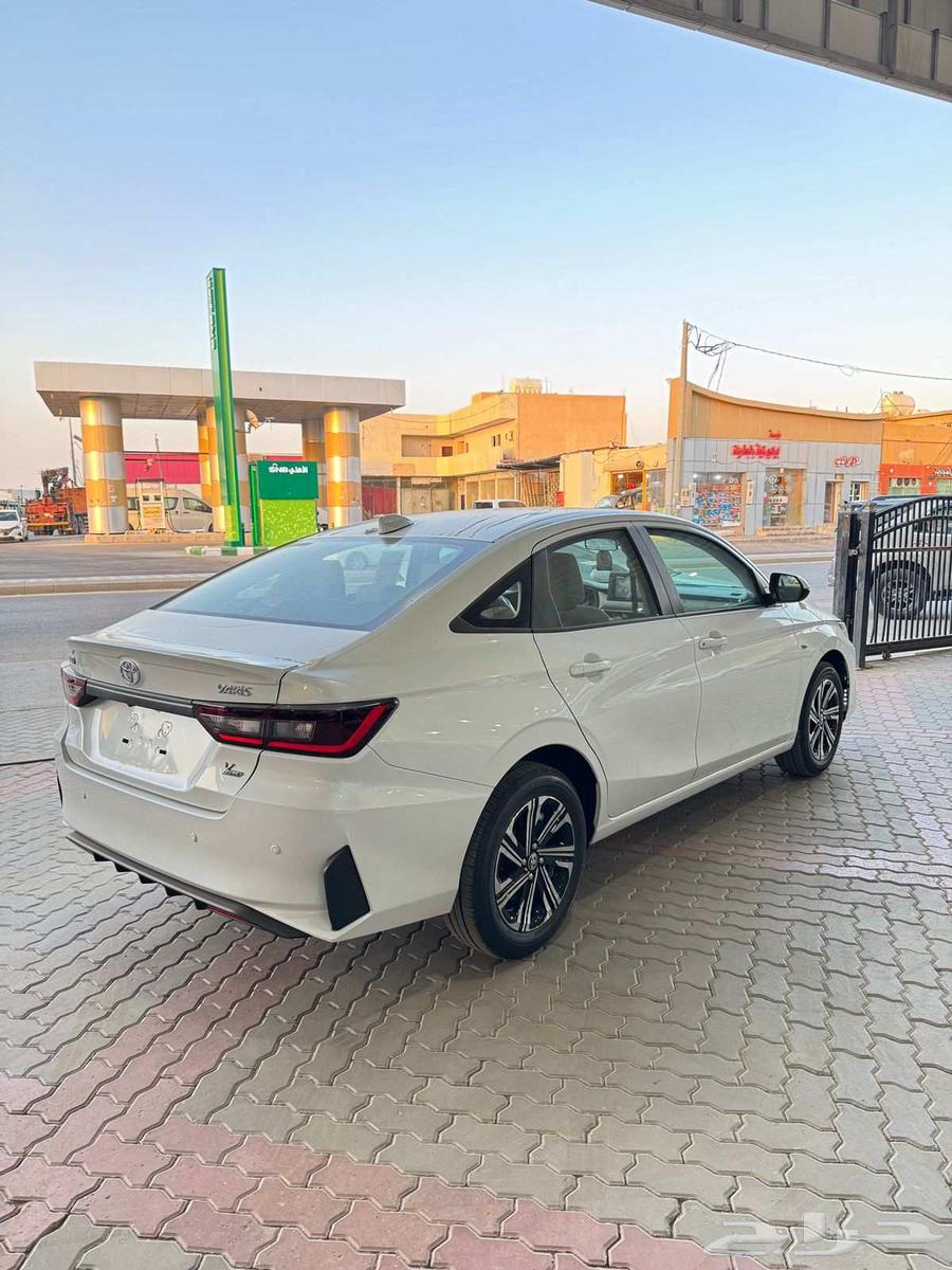 تويوتا يارس بلس ابيض سعودي بطاقه 202663722772376834112