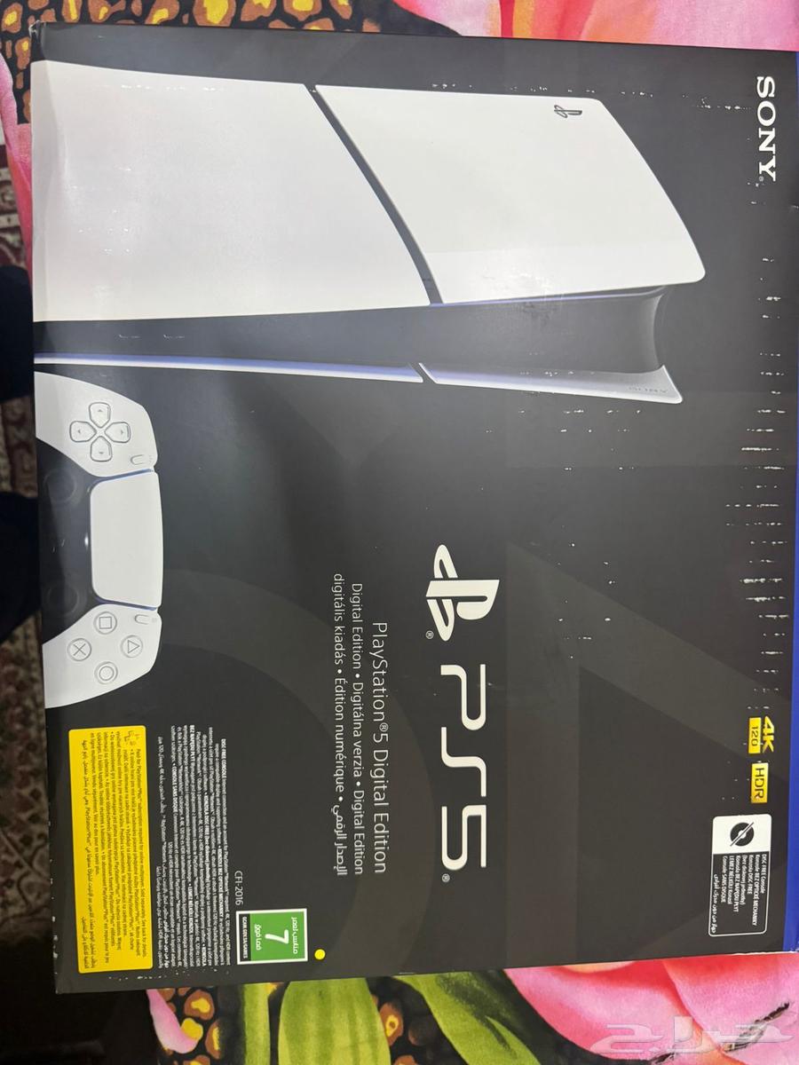 PlayStation 5 with 2 original controllers ps 5 digital 1TB used for a week63675689832067110
