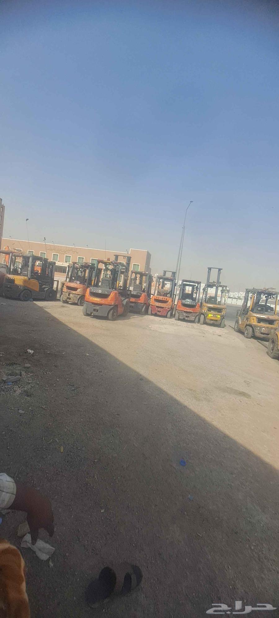 Rental of forklifts and trips and unloading63699268126338110
