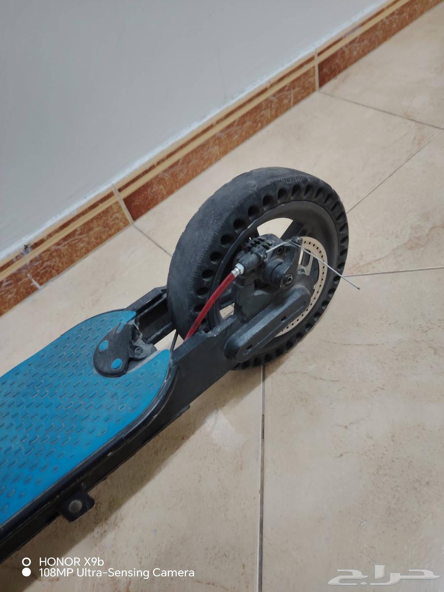 سكوتر كهربائي لون ازرق63673562355843114