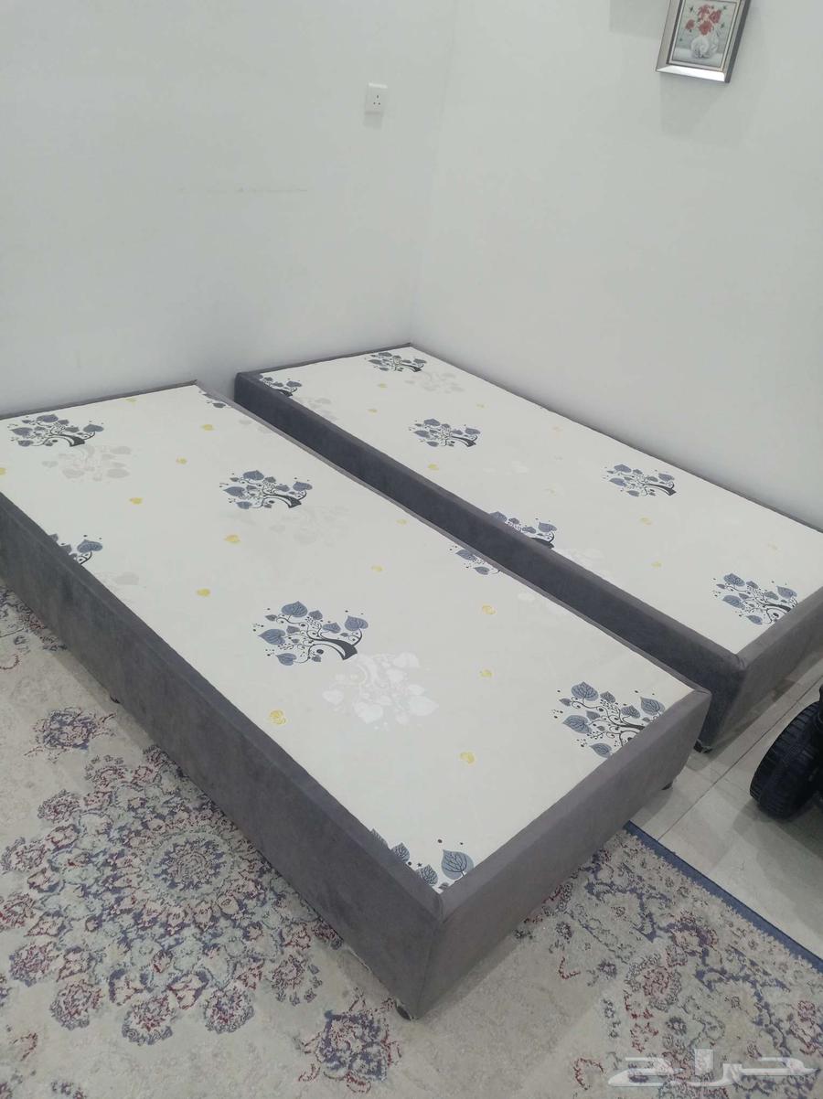 Used iron bed and used clean wooden bed63667803972865113