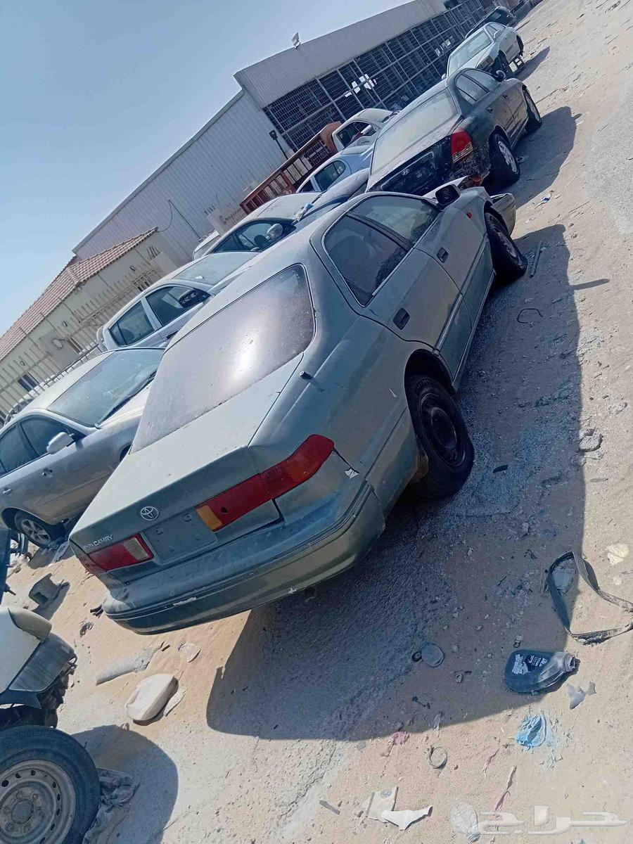 كامري 2001 قطع غيار تشليح فقط63718907953411110