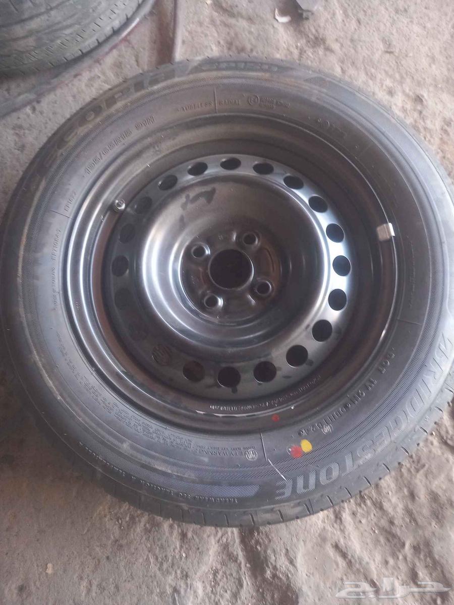 New, unused Yaris rims and tires, size 15, with 2 additional rims without tires63717506393219111