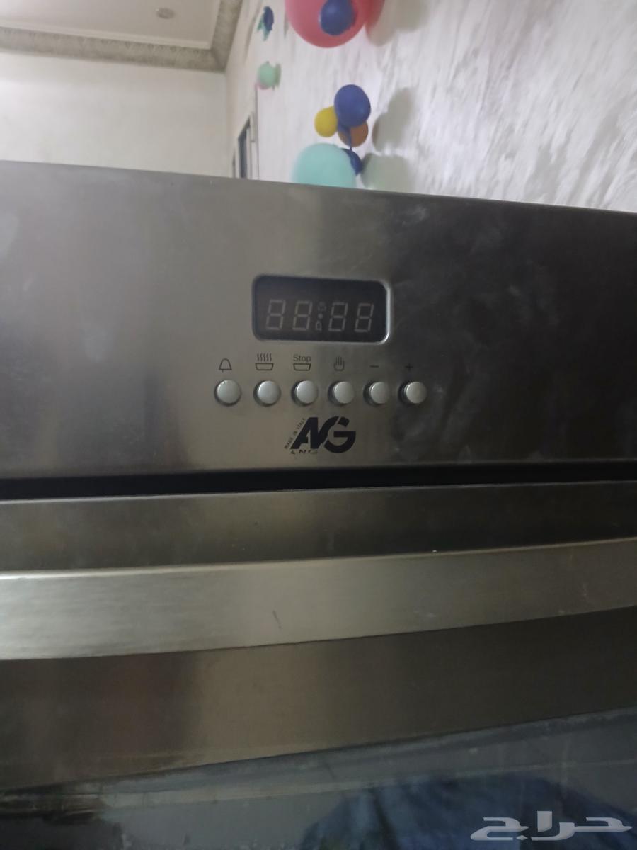 Large built-in oven, bought for 670 riyals, selling for 300 negotiable63675689778179111