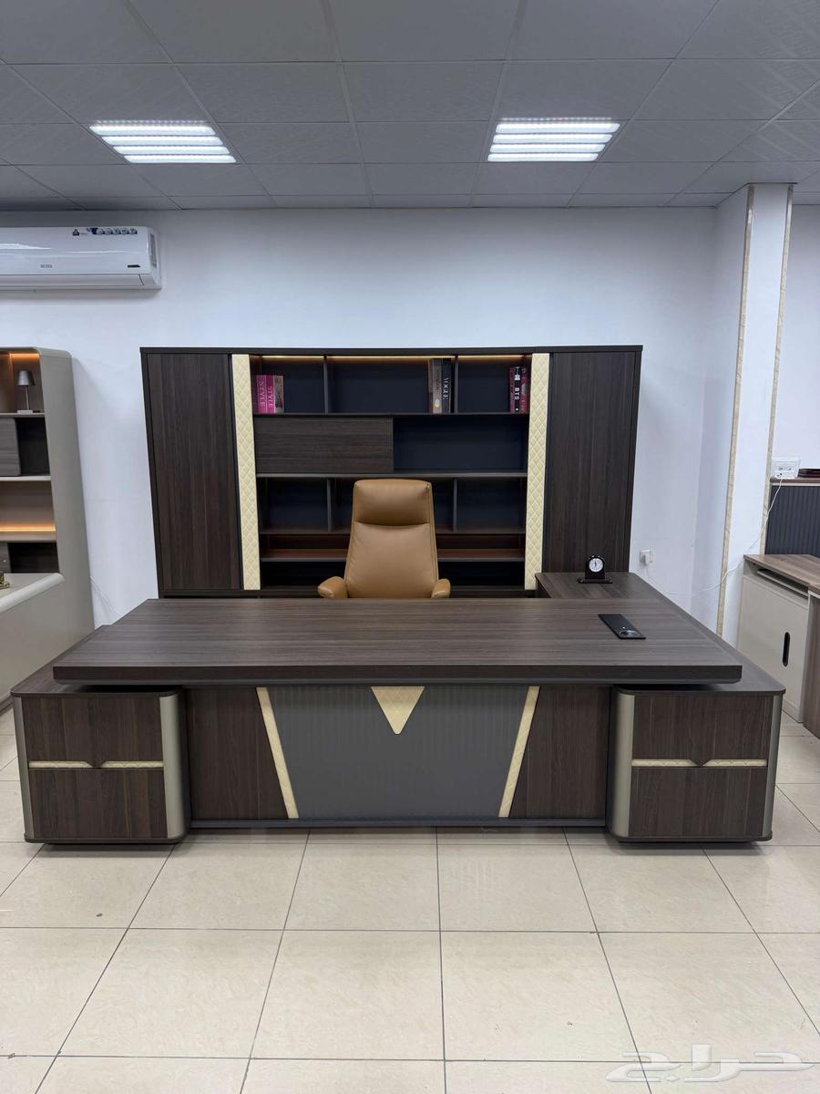 Office furniture table and chairs63674726514177110