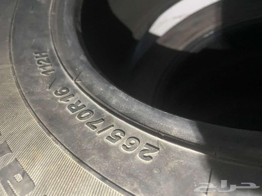 Clean used tires in different sizes63723145389570113