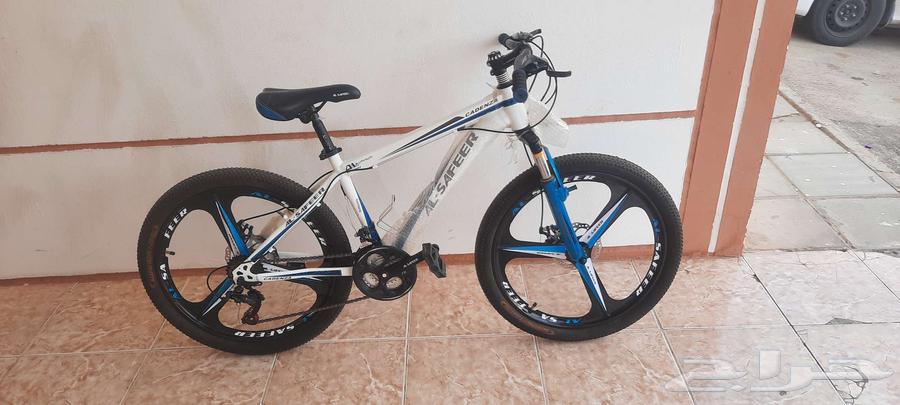 Semi-new bicycle with steel rims63672262083459110