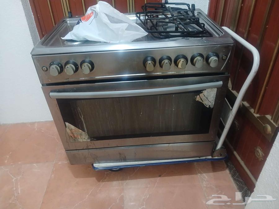 فرن 5 عيون للبيع شغال واغراضه موجوده63675158569475110