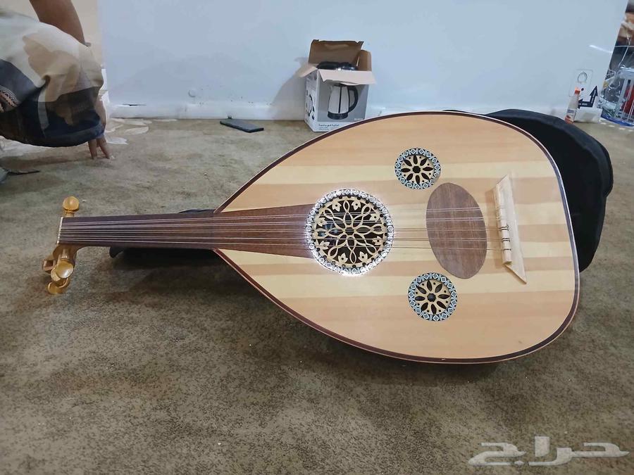 للبيع عود احترافي خشب جوز وزان فرس متحرك63673181654531111