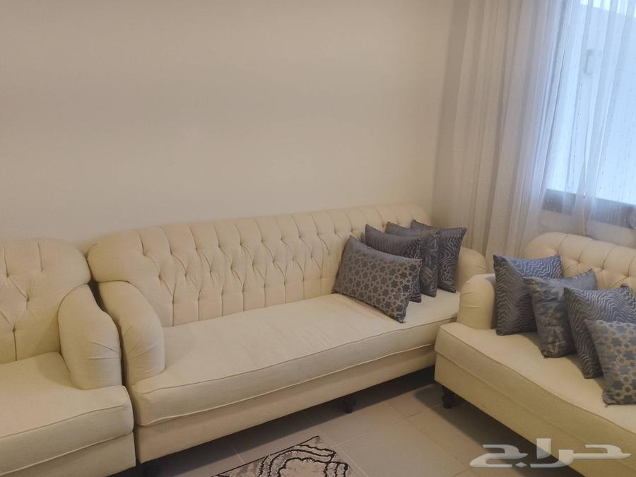 Sofa in good condition for sale.63671826555521112