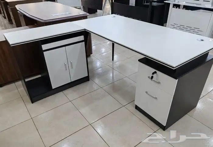 Office furniture table and chairs63674726514177112
