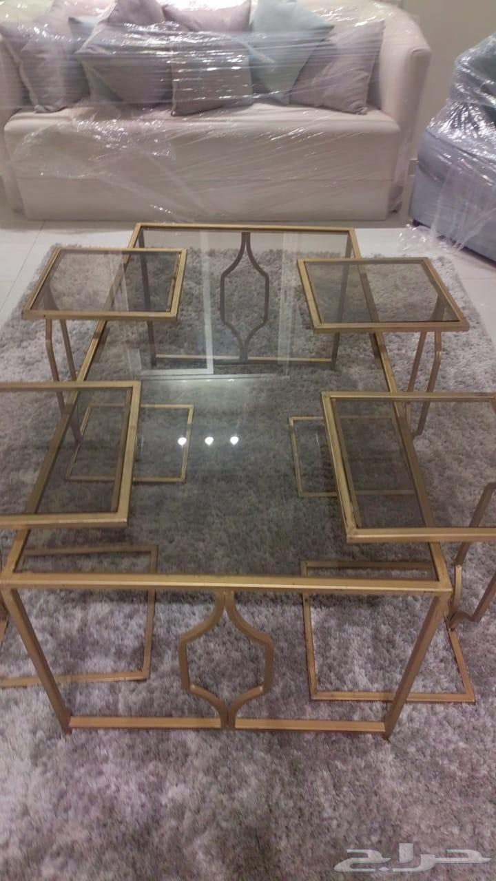 طاوله كبيره و4 خدمه للبيع شبه جديده63673384570881110