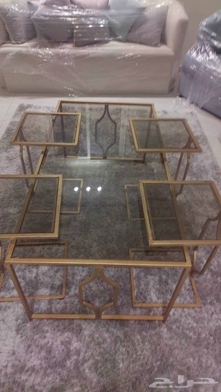 طاوله كبيره و4 خدمه للبيع شبه جديده63673384570881111