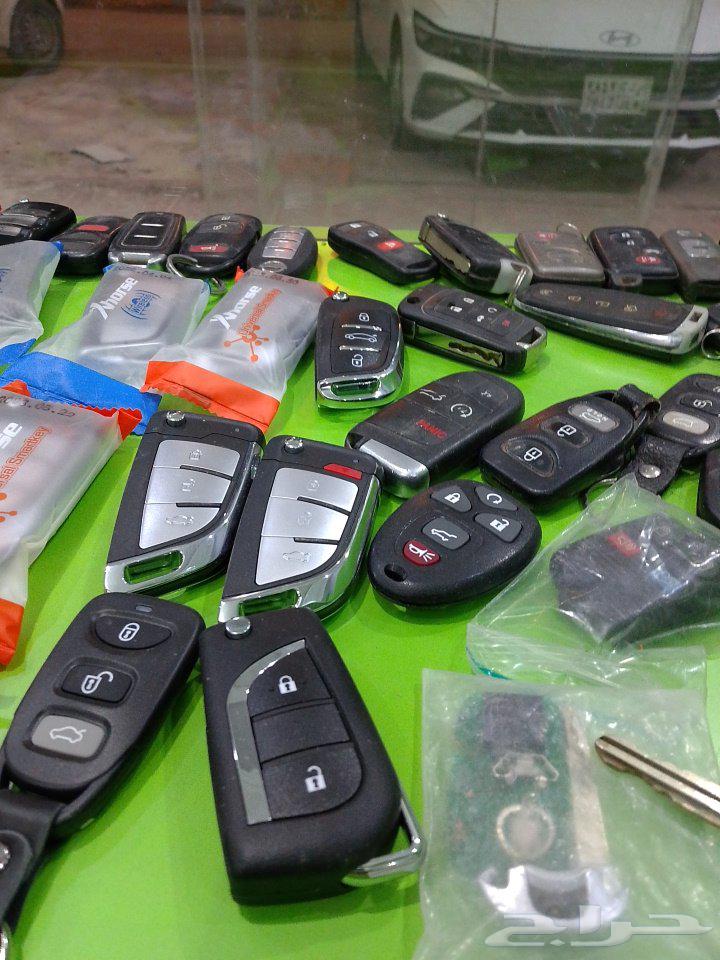 Key shop for programming all types of remotes and opening cars and safes63718065670145112