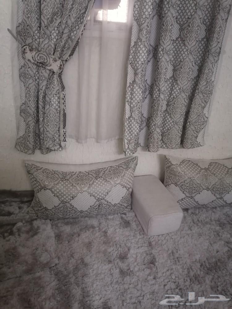 مساند نظيفة للبيع 8 قطع مع 3 مراكي مع الفرشة والستارة63670712806529110