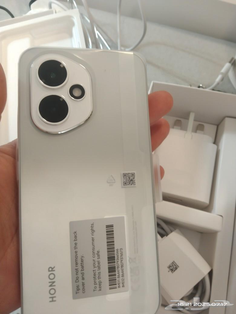 Brand new Honor 400 mobile phone in original box with all accessories, completely new and unused63673280171523111