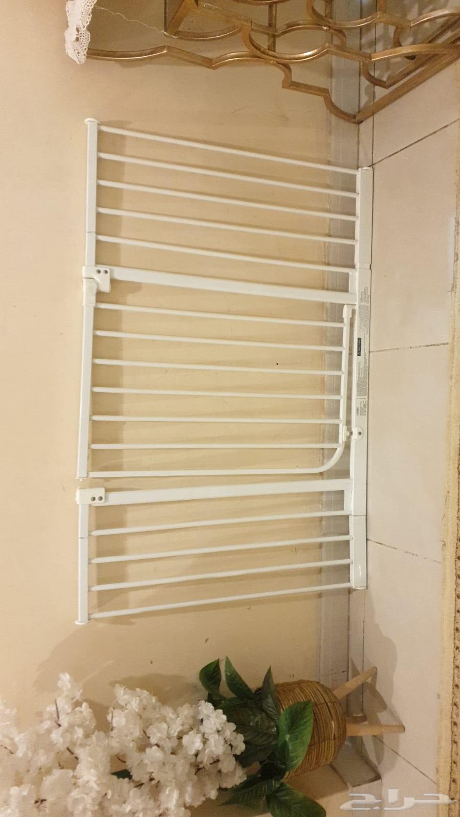 Very clean baby gate that can be adjusted in size63670535095811111