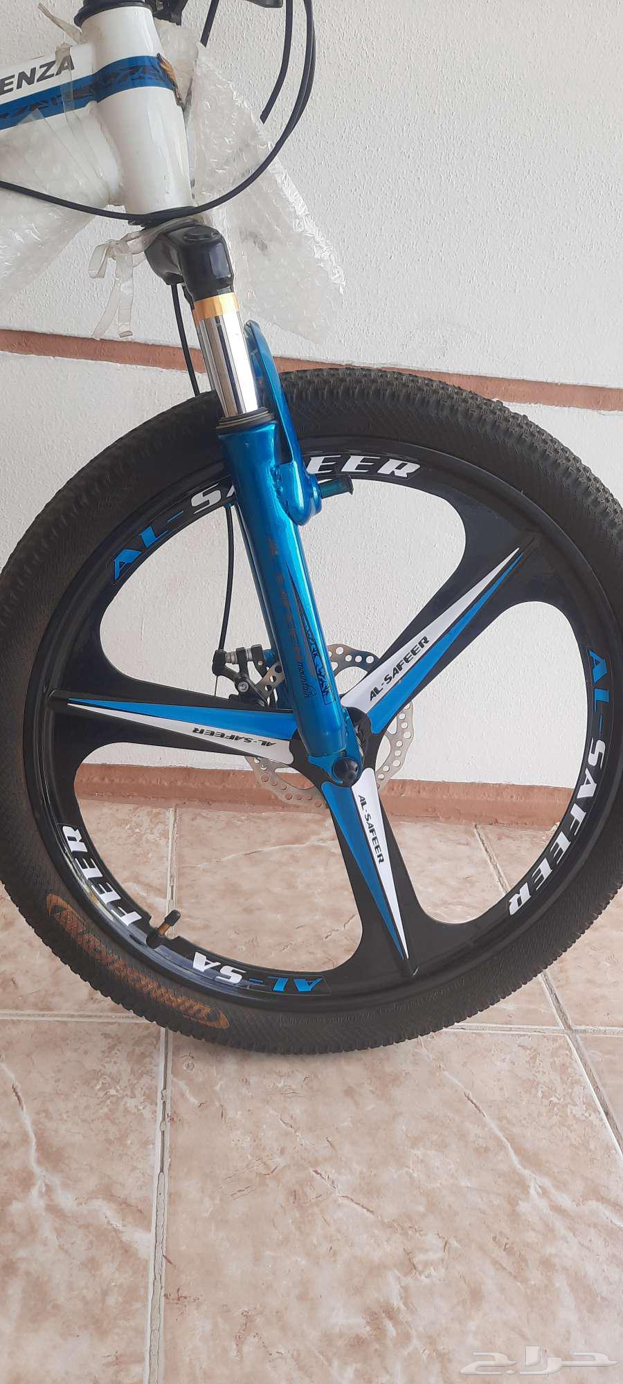 Semi-new bicycle with steel rims63672262083459114