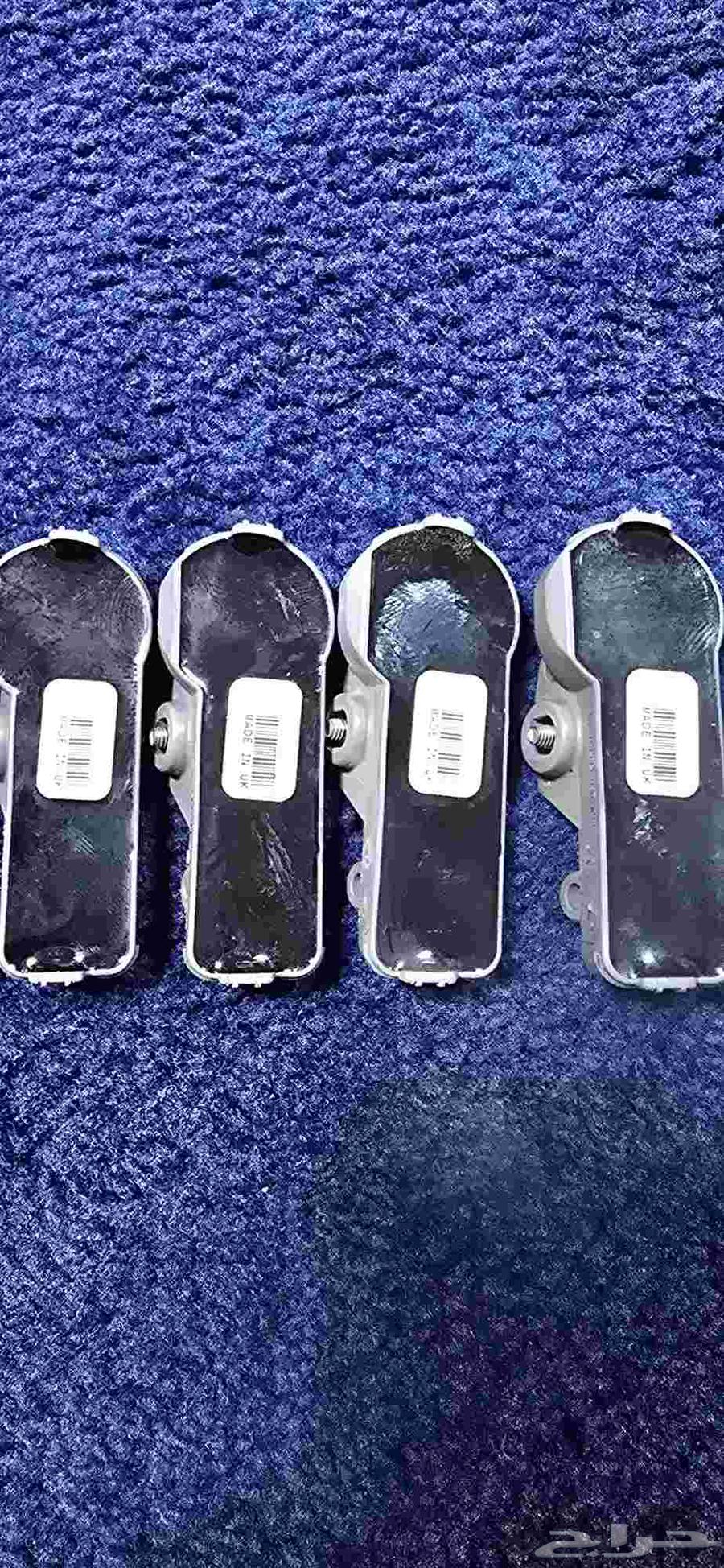 4 sensors and 24 used Ford Expedition lug nuts63725702212355110