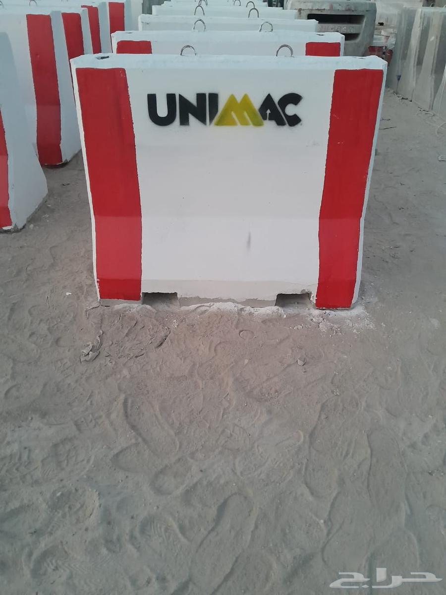 Supply of used and new concrete barriers63667804183811113