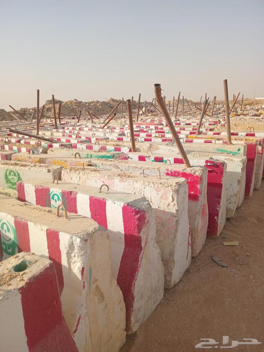Supply of used and new concrete barriers63667804183811114