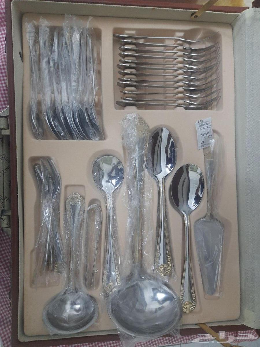 طقم من الملاعق والشوك والمغارف63670266251393114
