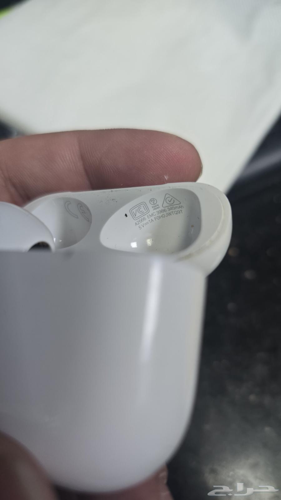 For sale: Charging case for AirPods 3rd generation with one earphone (Used)63676024699777112