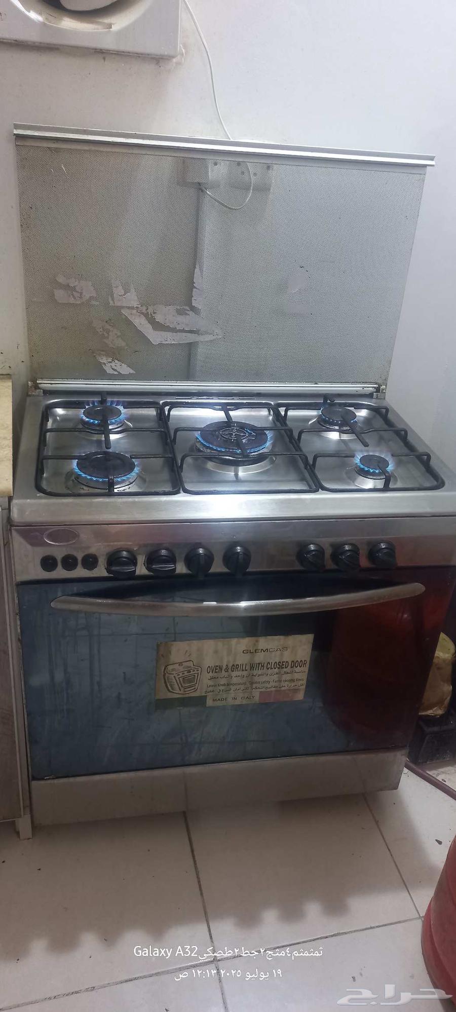 Italian oven working fully with oven 350 and 42 inch screen, new one 45063676024894978110