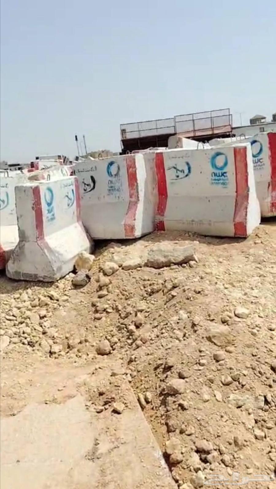 توريد حواجز خرسانيه مستخدمه وجديد63680463260035112