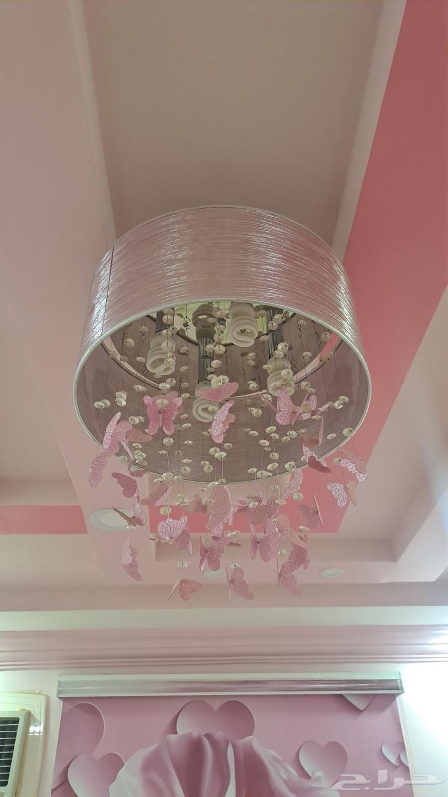 Chandelier, curtain, and carpet for sale63678744651522111