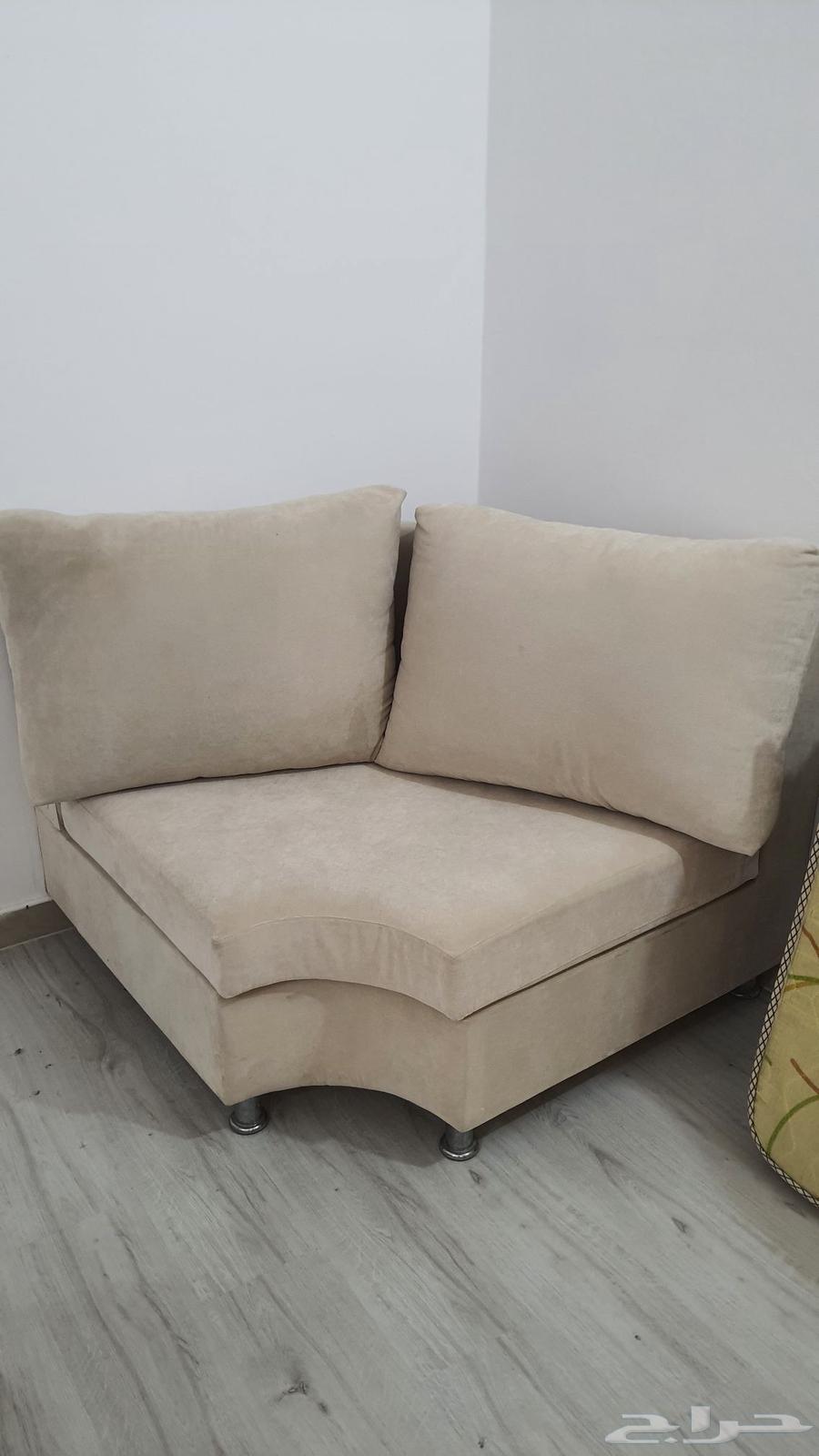 غرفة نوم من ايكيا  مجلس حرف L  ثلاجه وطاولتين للبيع63679655400833114