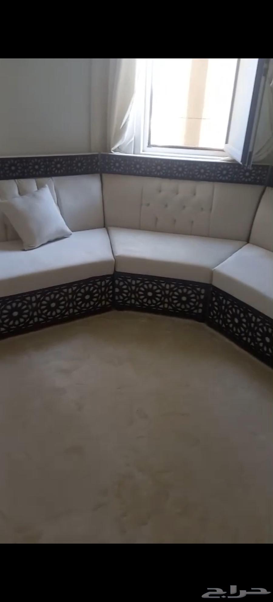 طقم جلوس زاويه شبه جديد63679024902401111
