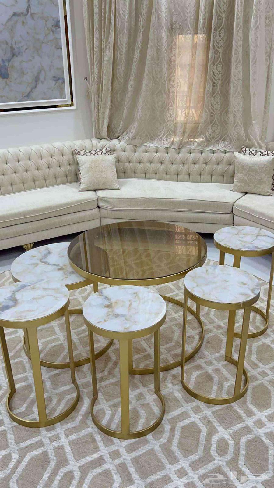 Simple used reception tables, not occupied by anything, six in total63679744252930110