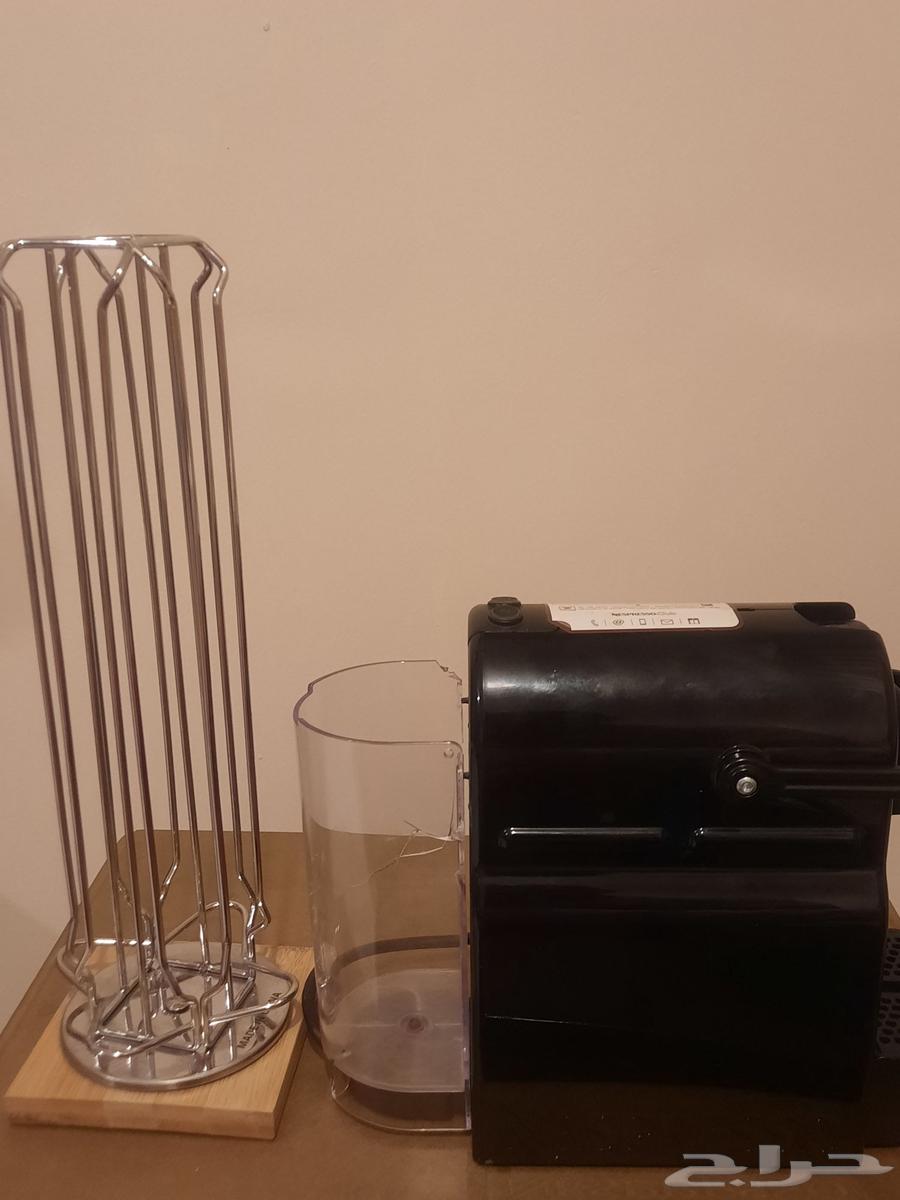 Nespresso coffee machine with little use63699299355651110