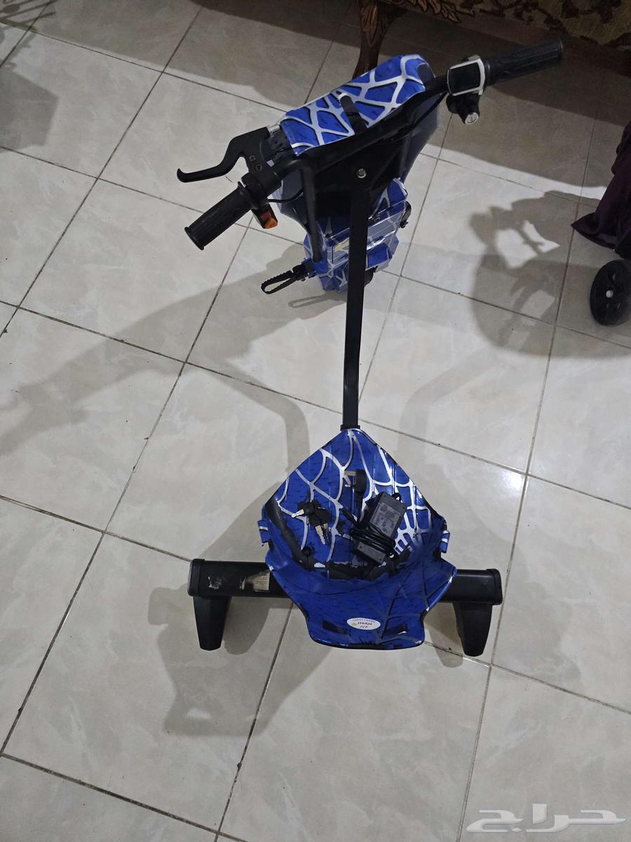 A scooter, charged and used for two months, new, reason for sale: no need for it63699298575106111
