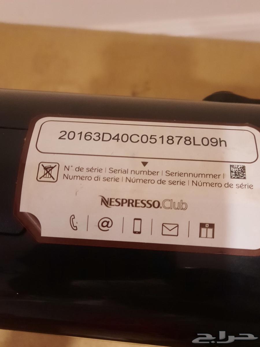 Nespresso coffee machine with little use63699299355651112