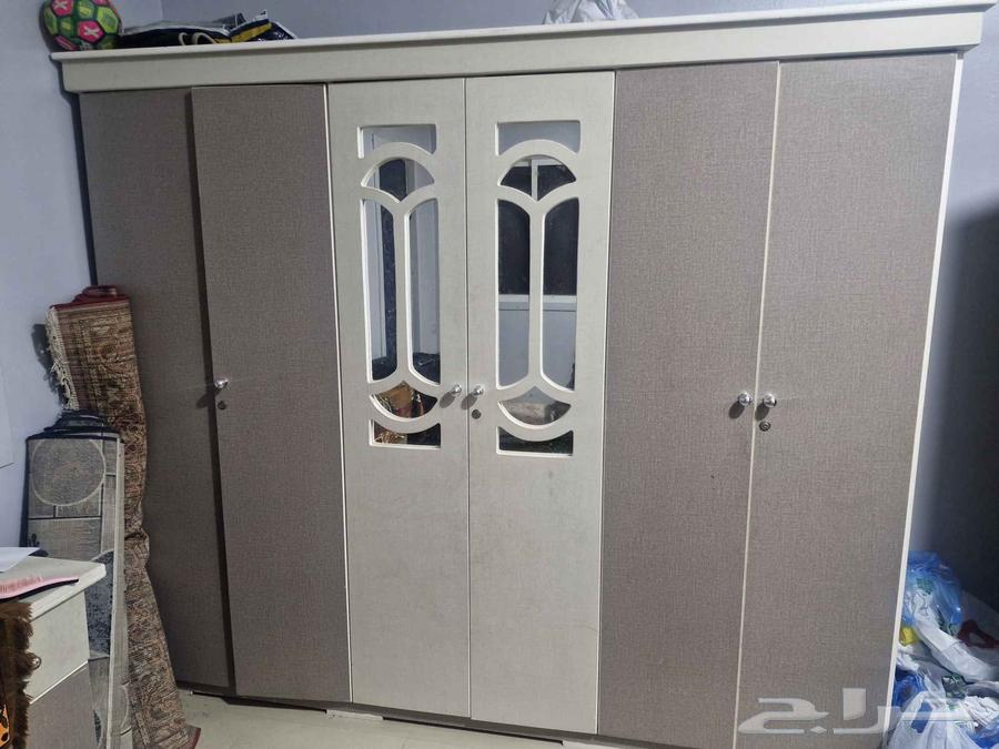 Used bedroom set that looks like new in terms of condition63679333593347112