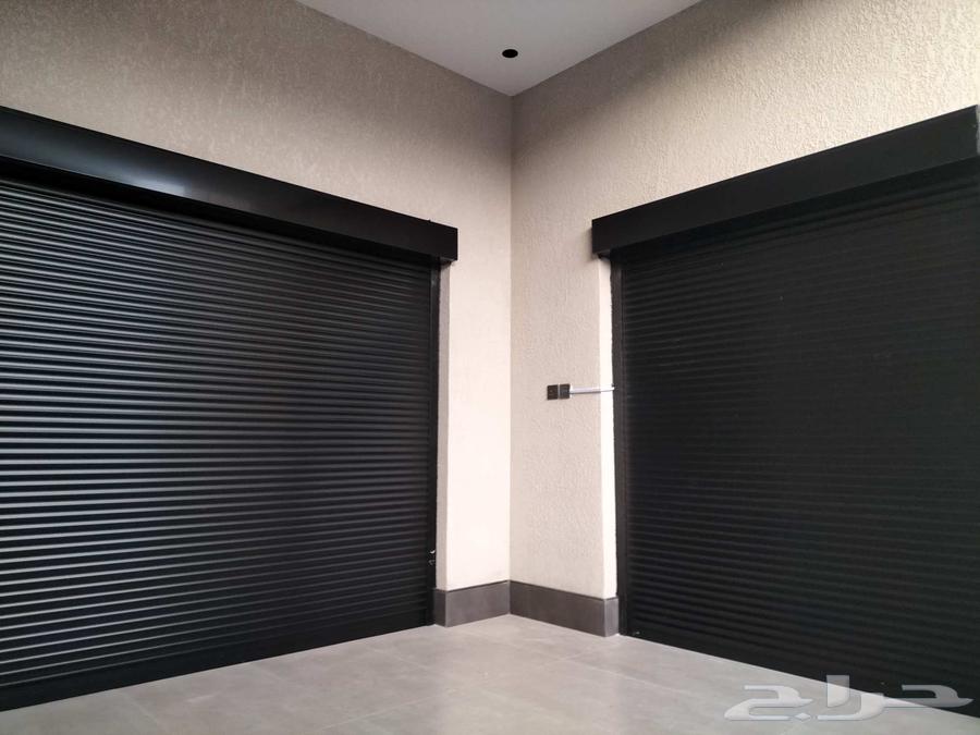 Royal Shutter63677430389506114