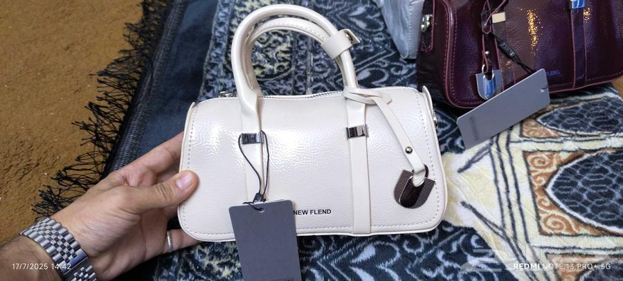 Bags made of very nice material, I have multiple models, contact me and I'll send you the rest63677679489154112