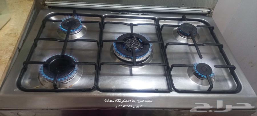 Italian oven working fully with oven 350 and 42 inch screen, new one 45063676024894978111