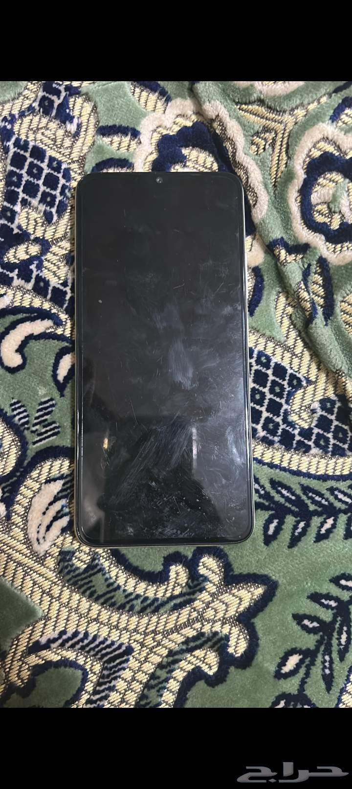 جوال بحاله جيده مستخدم سنه كامله جيجا 128 مع الشاحن63676820666114110