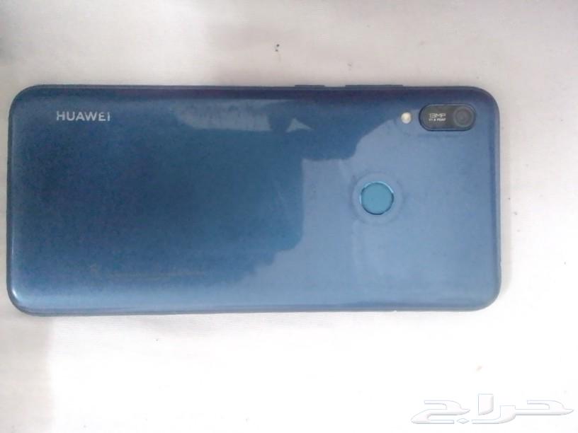 Huawei mobile phone is working and clean63679119040641112