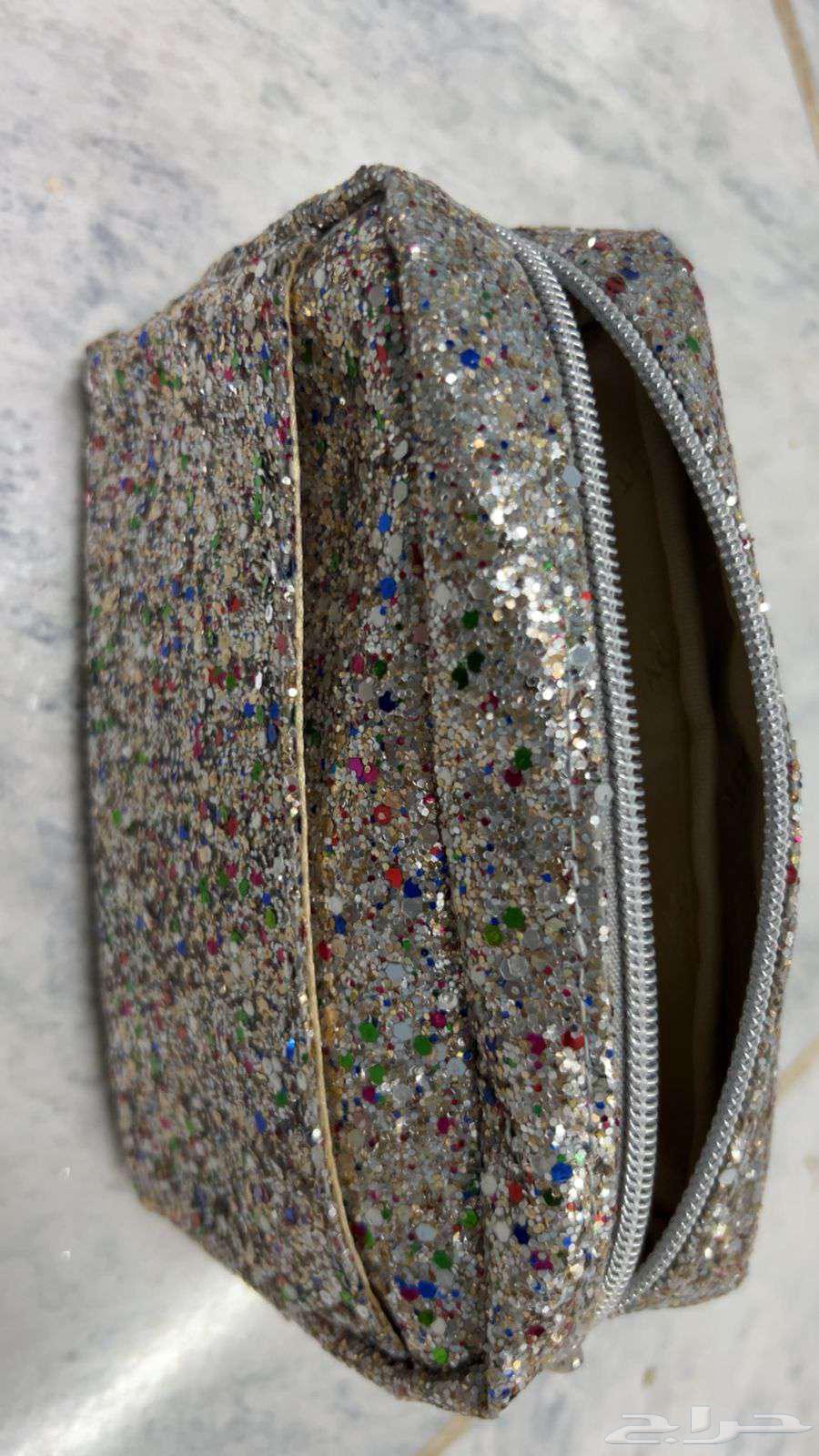 11 leather bags. 35 sequin bags. Redtag makeup bags. In good condition.63676292328705112
