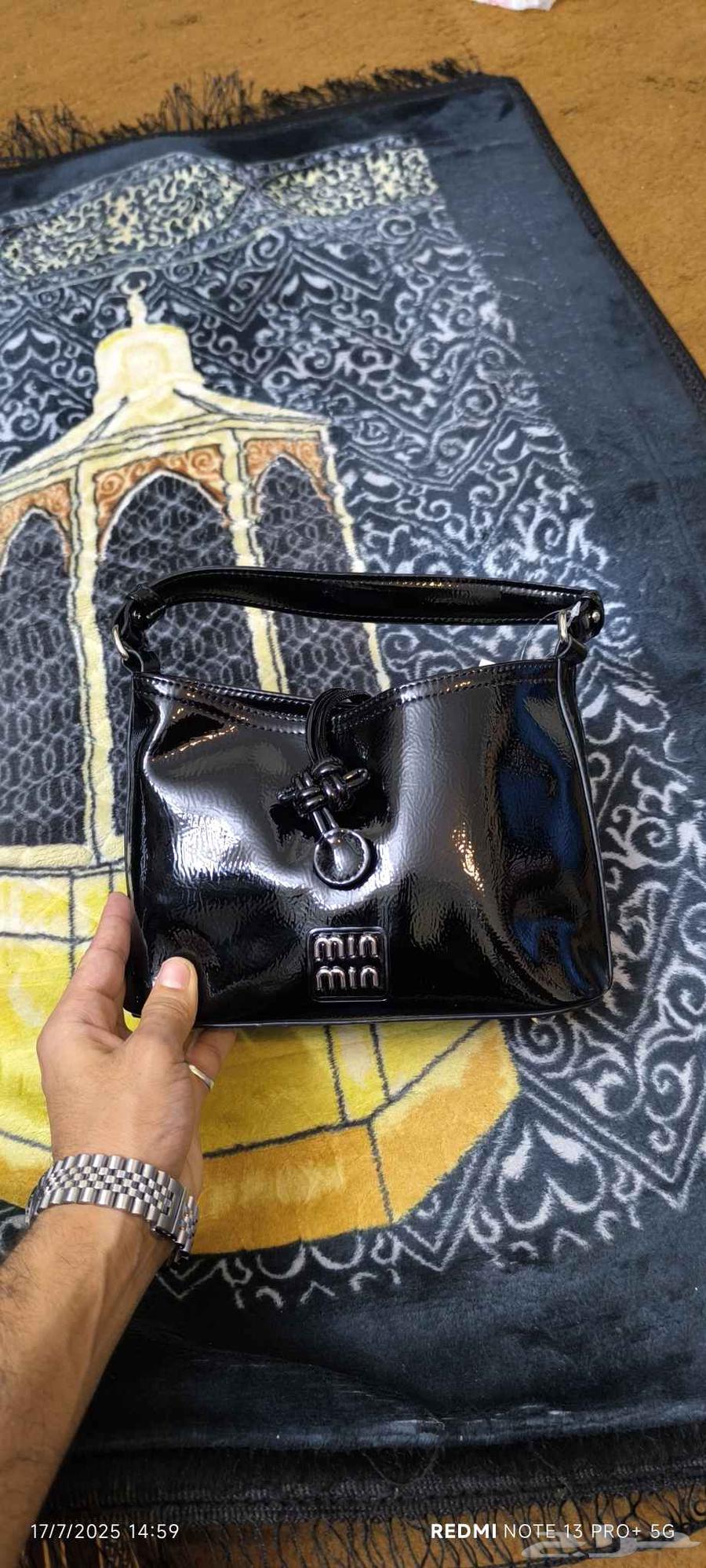 50 ريال أي قطعه وبخامه جدا  نضيفه63677764344963113