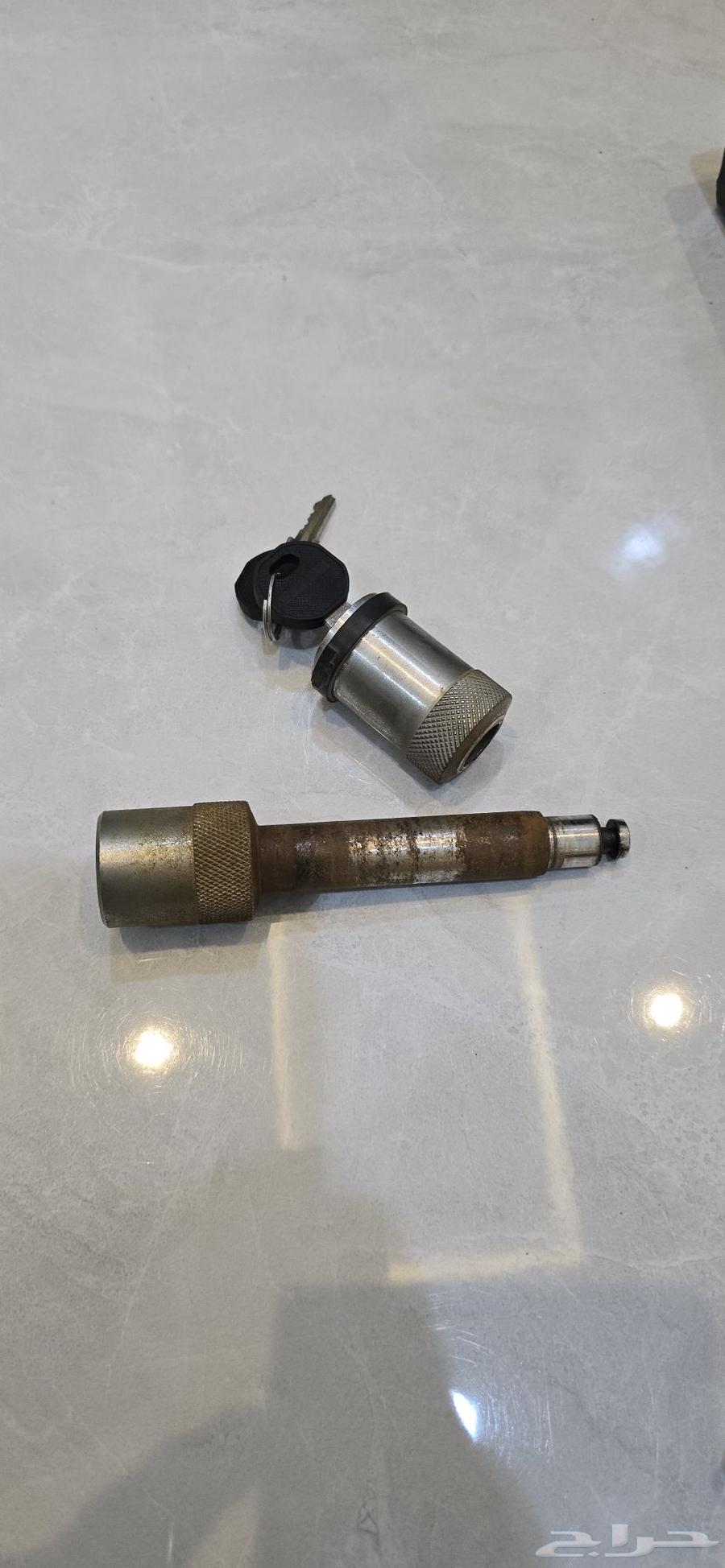 Rear embedded hook lock with key63733282079617110