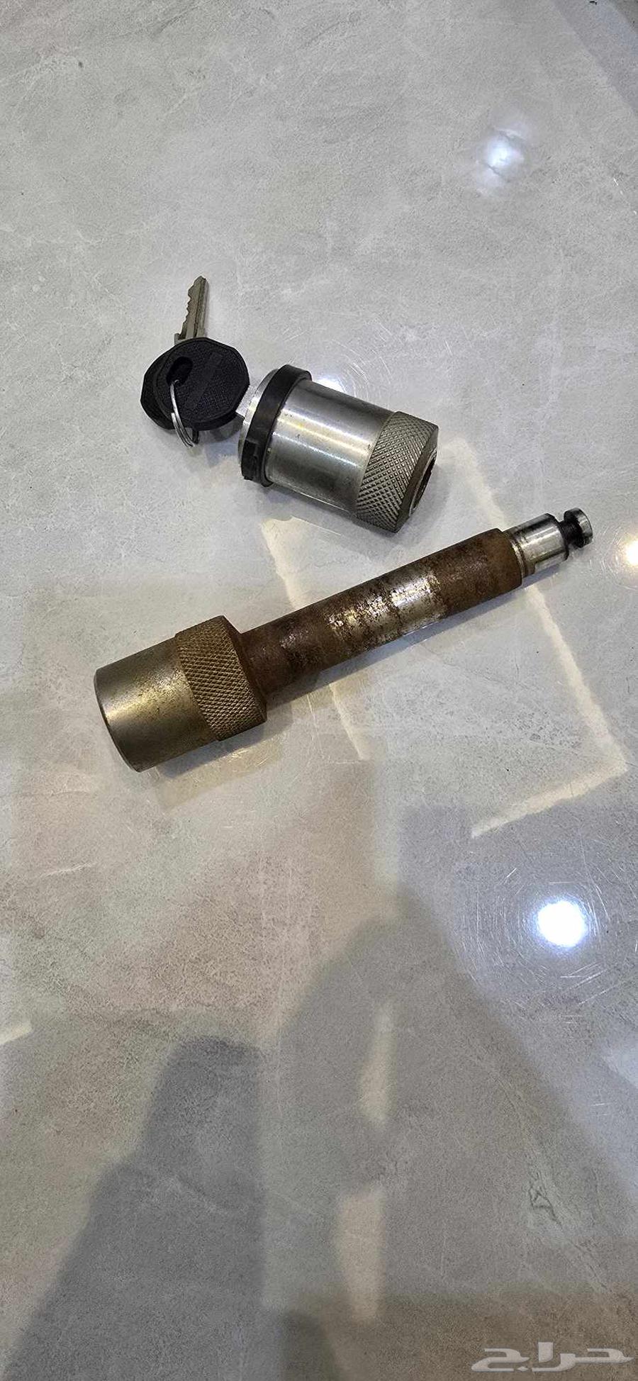 Rear embedded hook lock with key63733282079617112