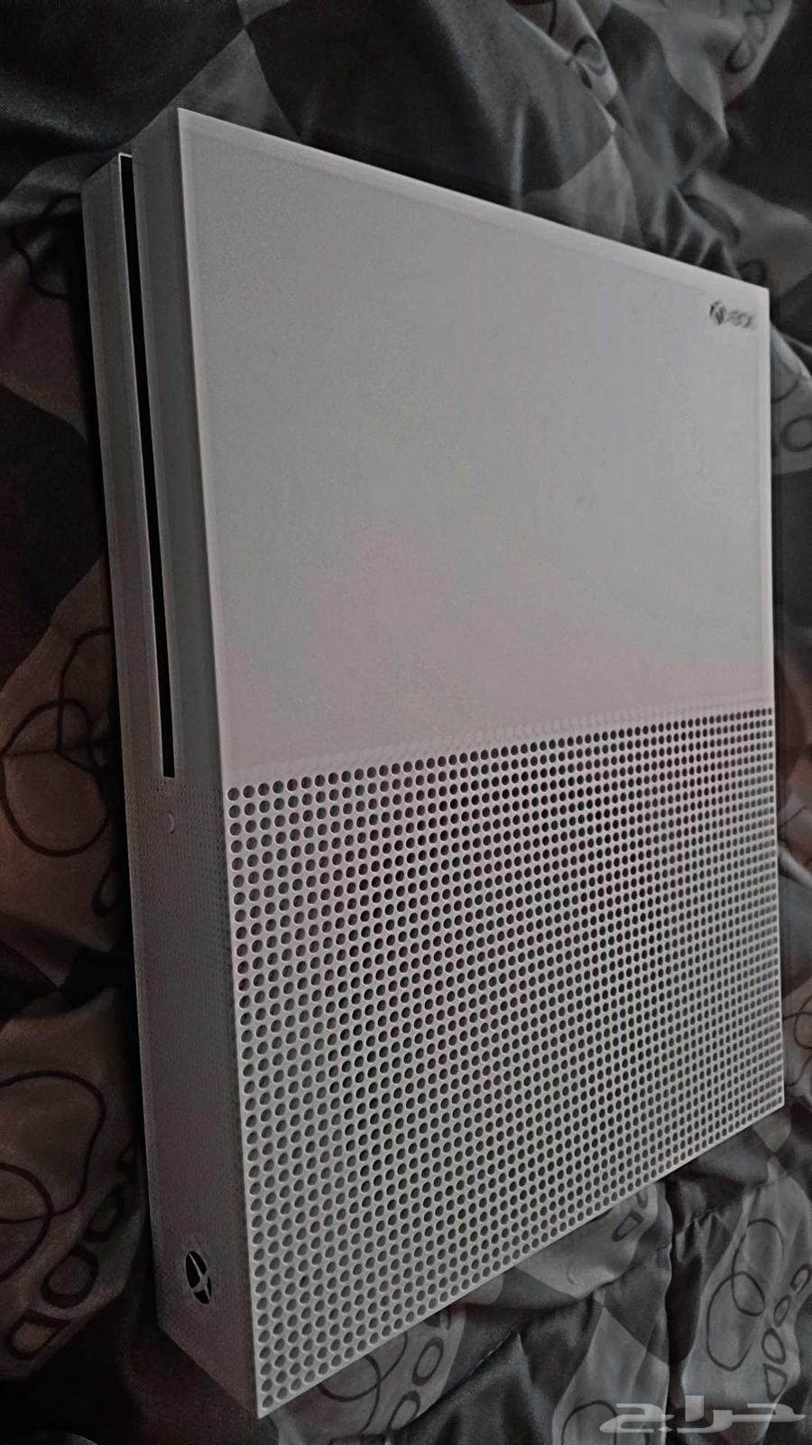 للبيع  Xbox One S 1TB مستعمل لاكن نضيف و شغال الطائف63398432012801112