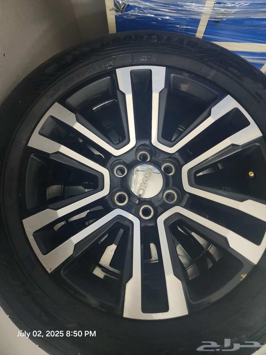 GMC rim 22 inches for sale or trade to Ford F150 wheels634040614297611110