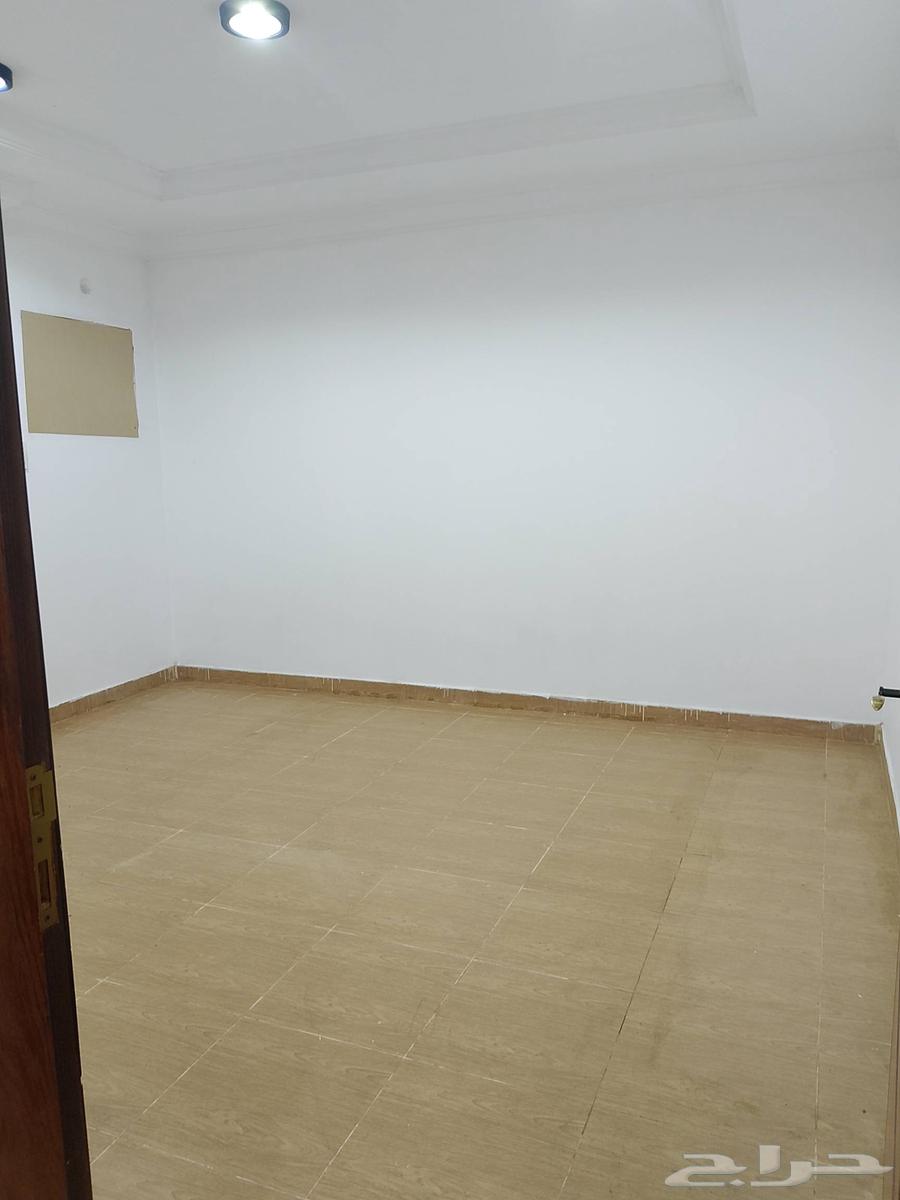 للايجار شقه عوائل ارضيه حي احد 5غرف وصاله 25 الف دوفعات63005659591299113